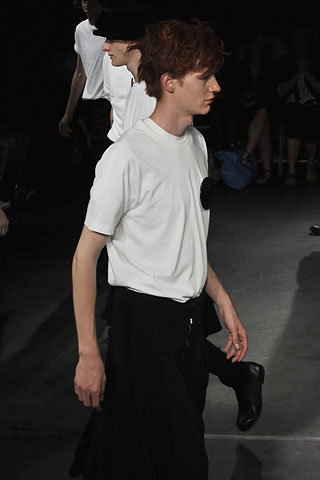 Comme des Garcons / - 2009